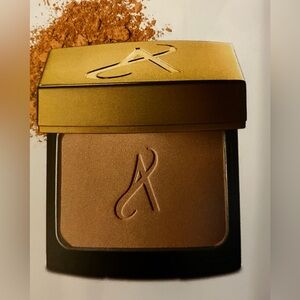 NIB Translucent Exact Fit Pressed Powder Refill